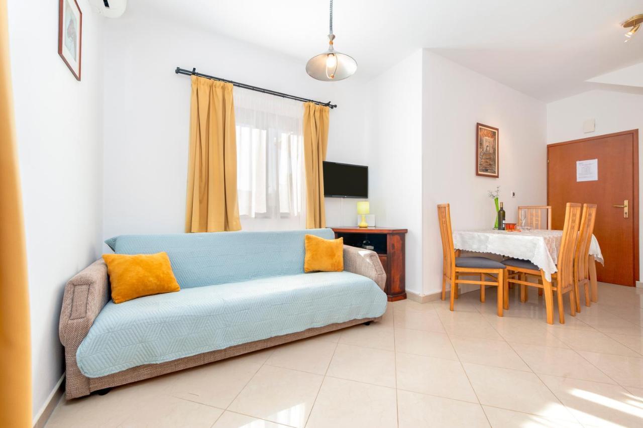 Mara Apartment *
