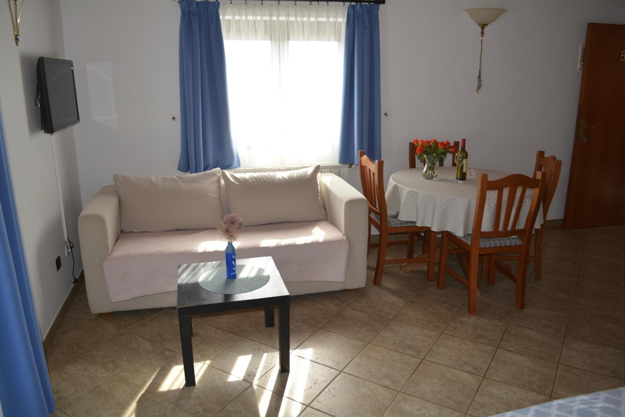 Mara Apartment *